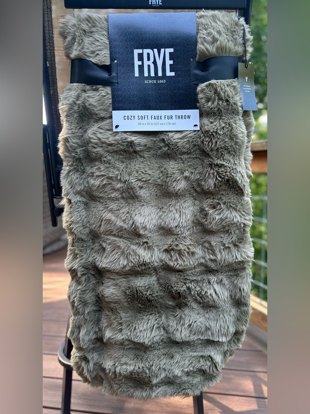 NWT FRYE Cozy Soft Faux Fur Throw 50x70 Olive Green Blanket NWT Discontinued